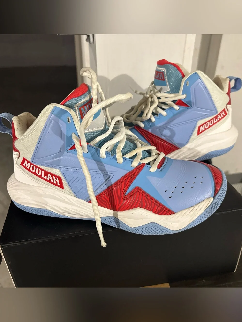 Moolah swish basketball sneakers